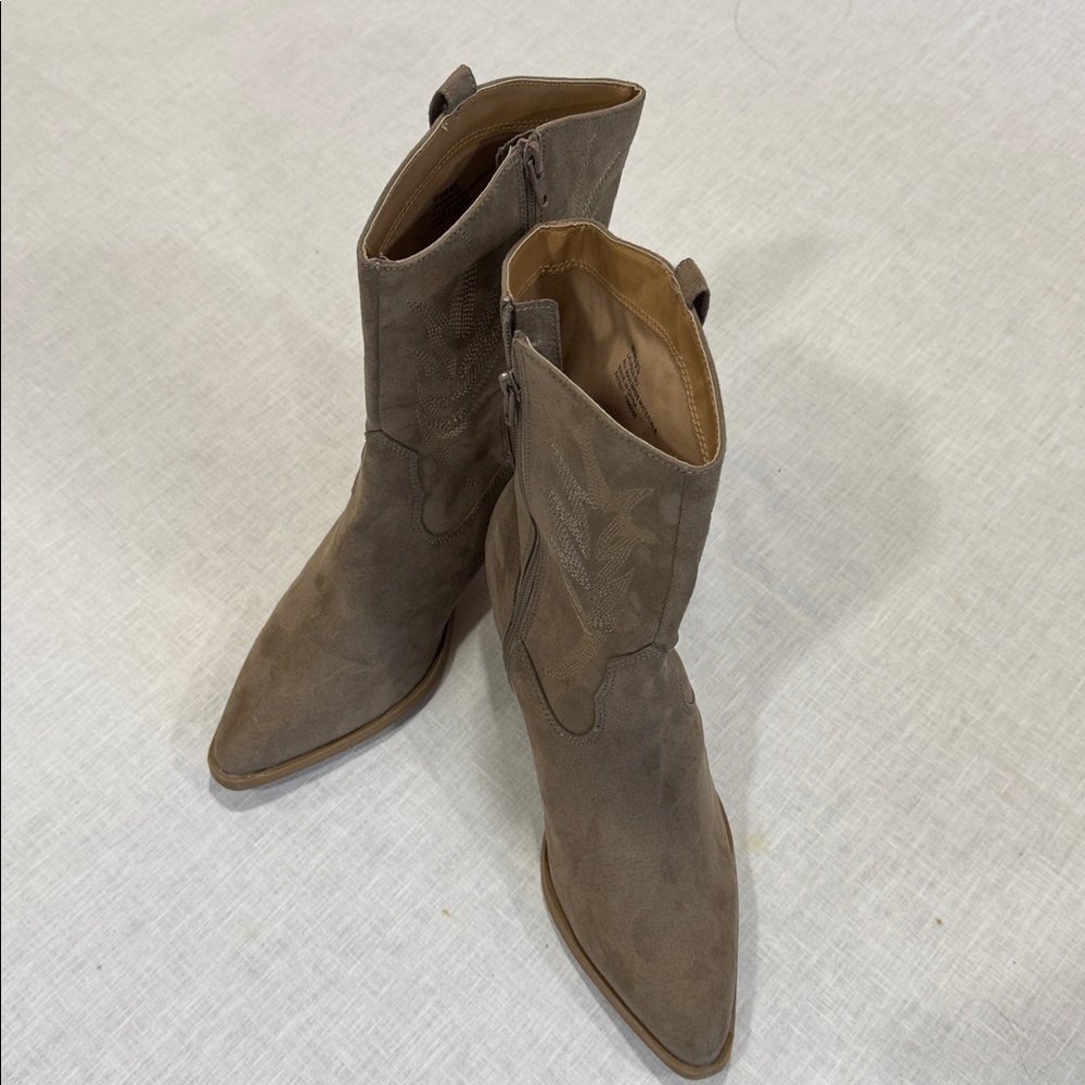 Report Taupe Heeled Boots for Women